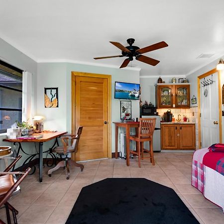 Bed and Breakfast La Quiete Cove For One Лейк-Уорт Экстерьер фото