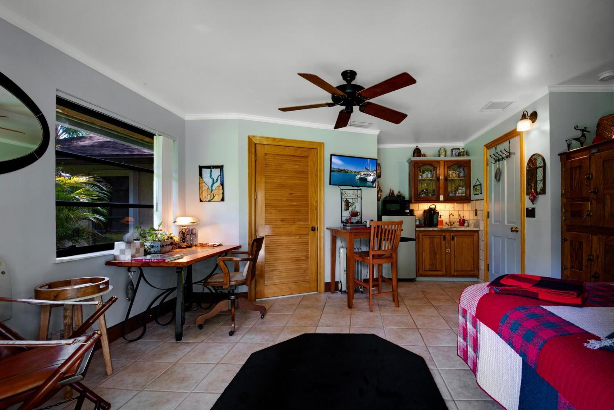 Bed and Breakfast La Quiete Cove For One Лейк-Уорт Экстерьер фото